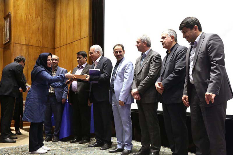 تقدیر از معاون فرهنگی و مدیر مرکز گردشگری واحد اصفهان