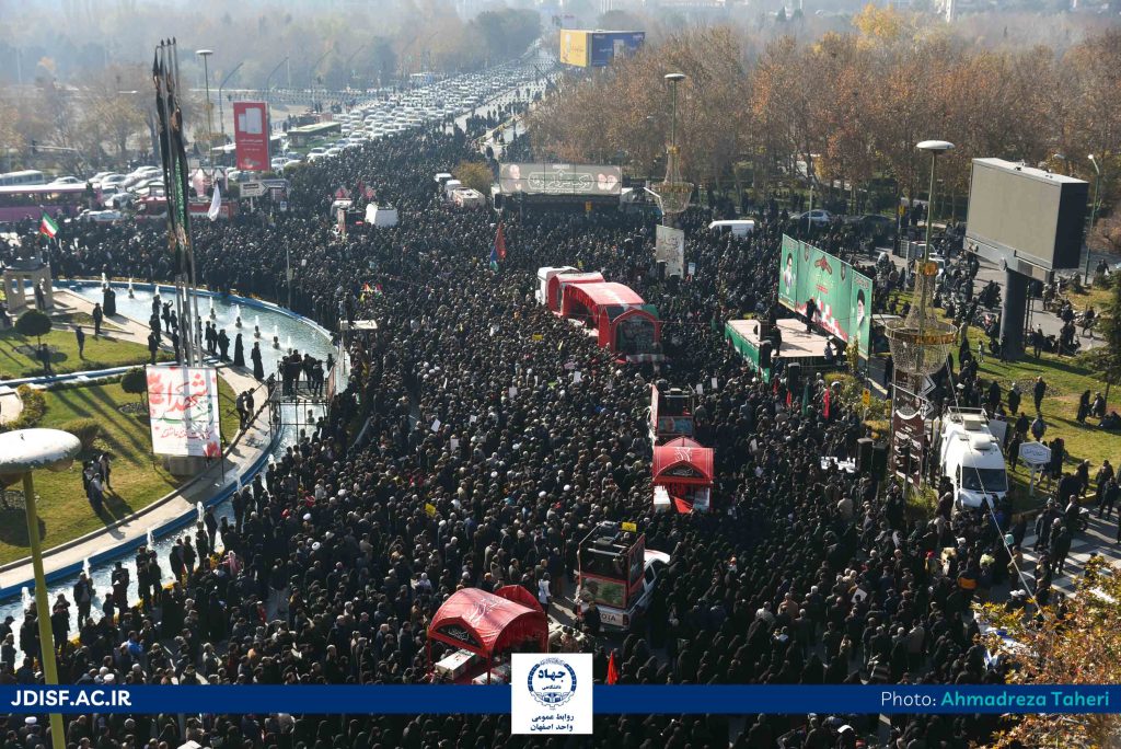 تشییع پیکر شهدای گمنام دفاع مقدس در اصفهان