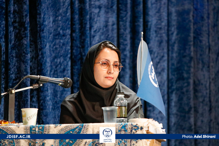معرفی دانشجویان کارجو به بخشهای مختلف جهاددانشگاهی واحد اصفهان
