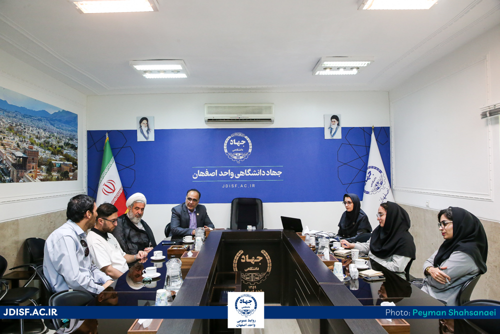 نشست تابستانه با دانشجویان