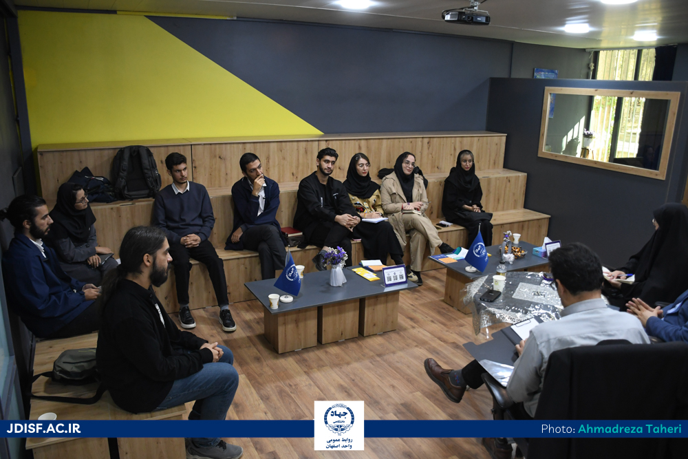 نشست صمیمانه با دبیران کانون‌های دانشجویی